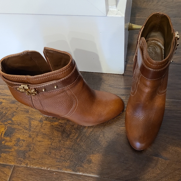 Tory Burch boots - Picture 4 of 5